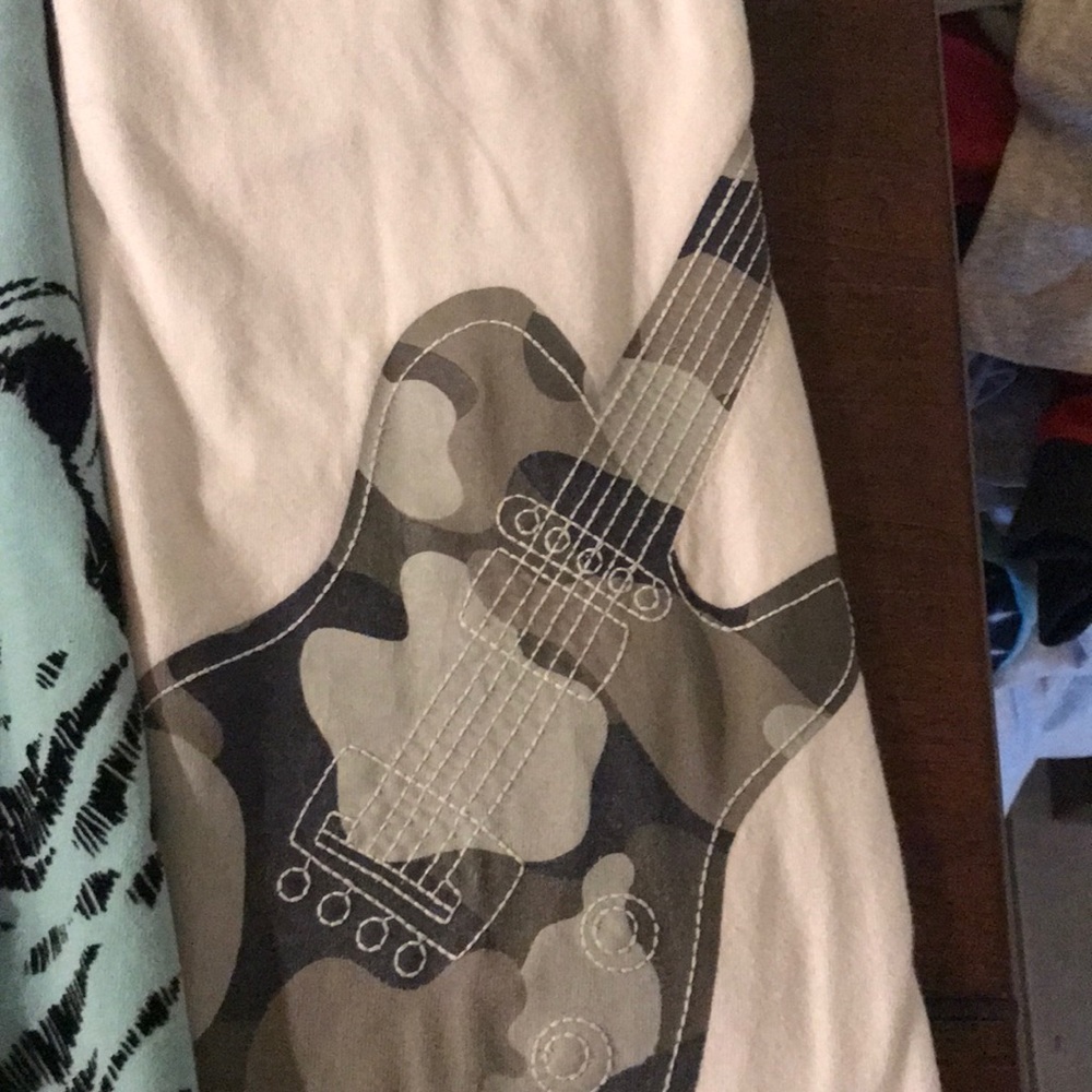 Shirts - Picture 4 of 4